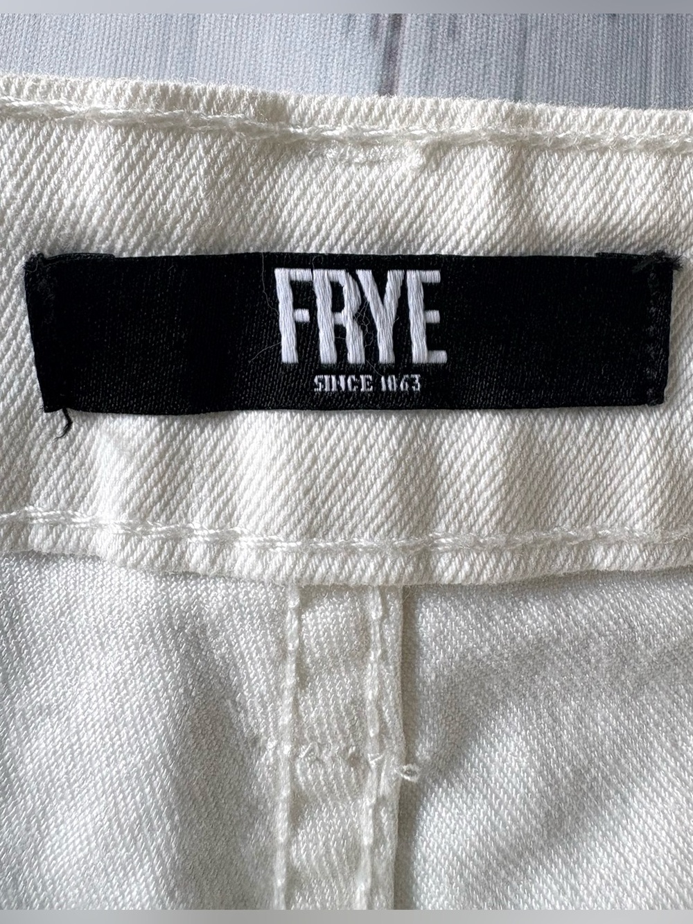 Frye High Rise Straight Leg Jeans White Ivory Size 14 NWT - Picture 6 of 10